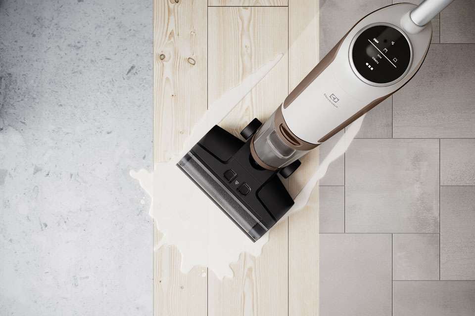Electrolux UltimateHome 700 Wet & Dry Vacuum Cleaner EFW71311
