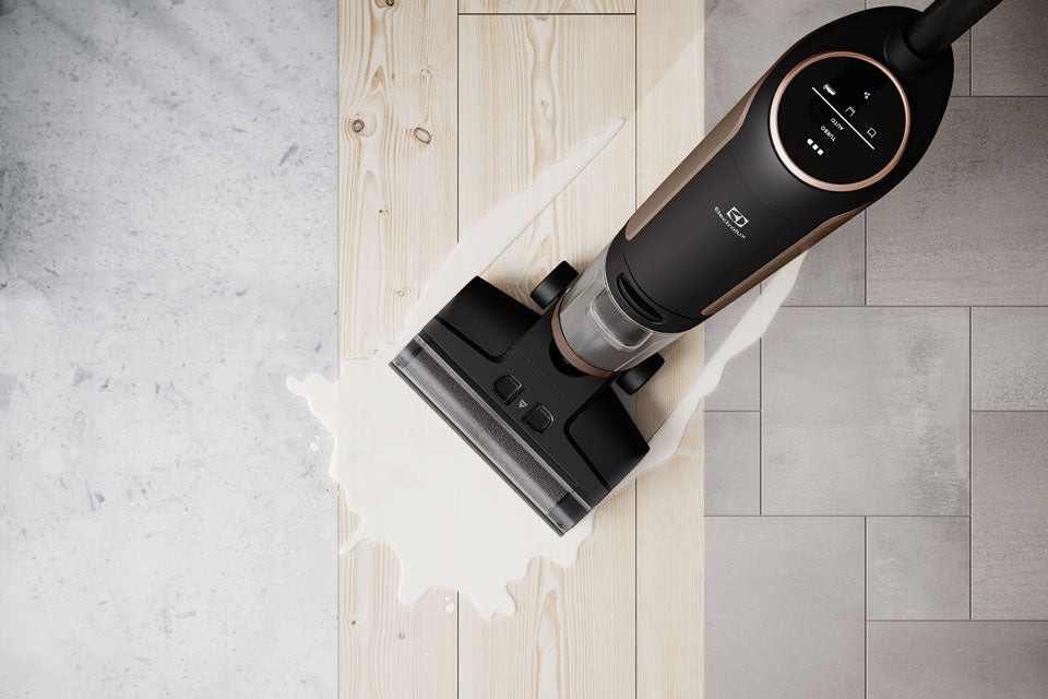 Electrolux UltimateHome 700 Wet & Dry Cordless Vacuum Cleaner EFW71711