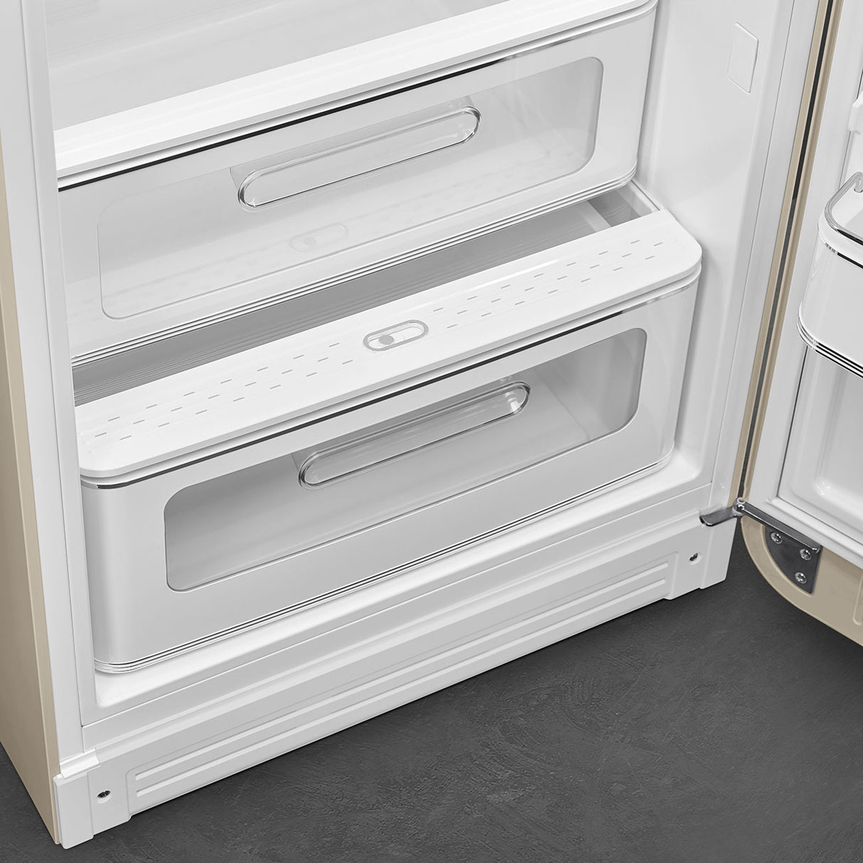 Smeg 270L Retro Refrigerator Perfectly Pale FAB28RDPP5 | Greater Sydney Only