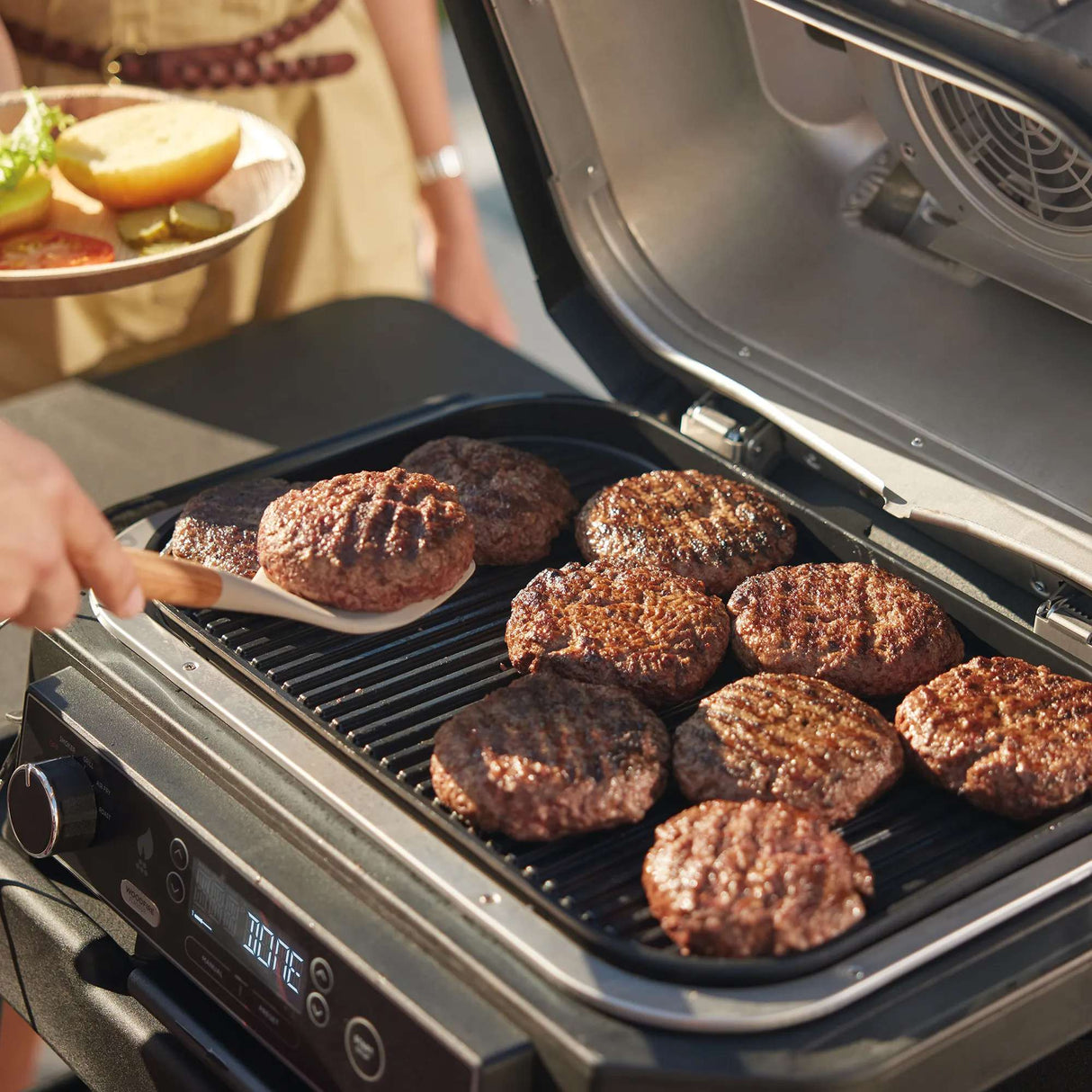 Ninja Woodfire Pro XL Outdoor Electric BBQ Grill and Smoker OG850