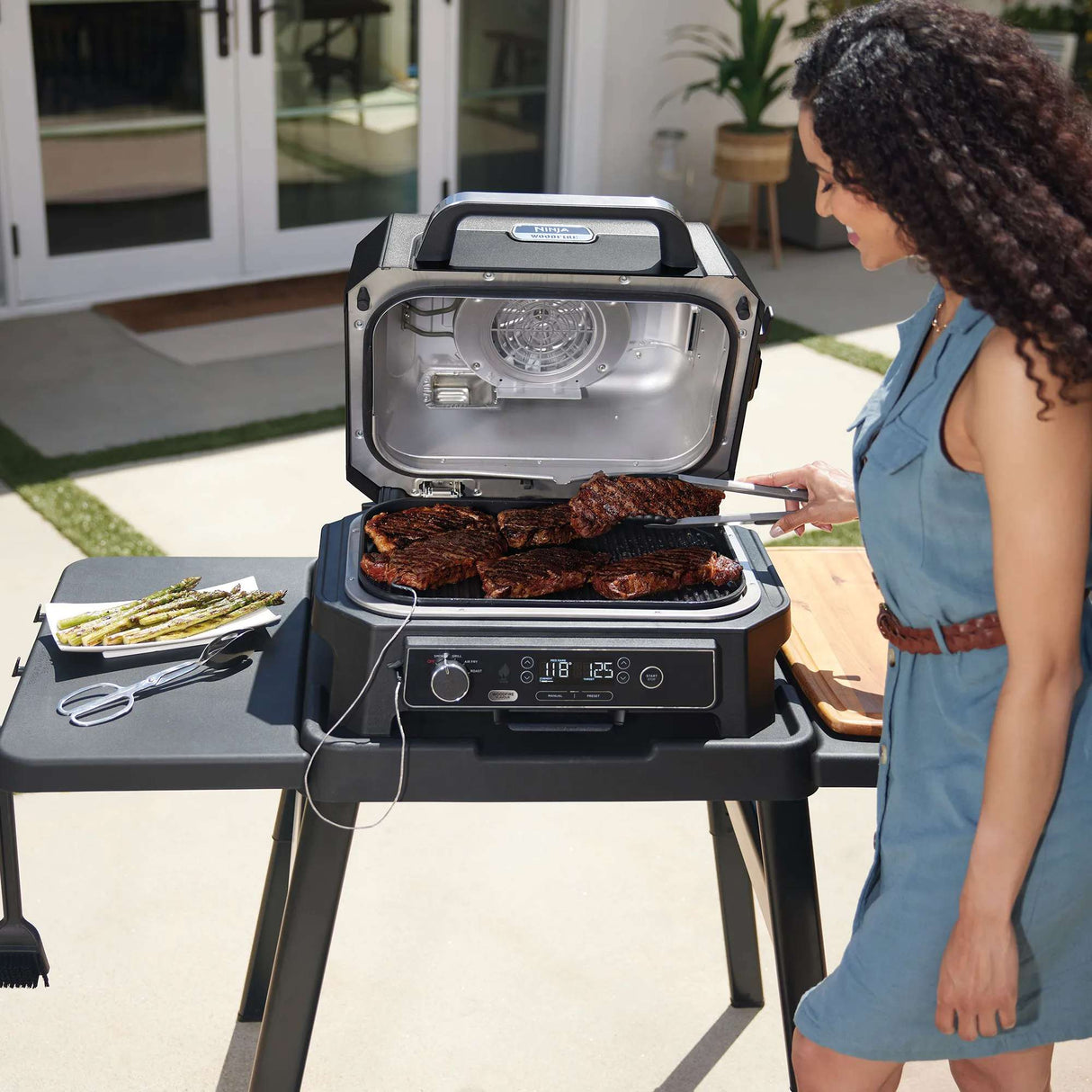 Ninja Woodfire Pro XL Outdoor Electric BBQ Grill and Smoker OG850