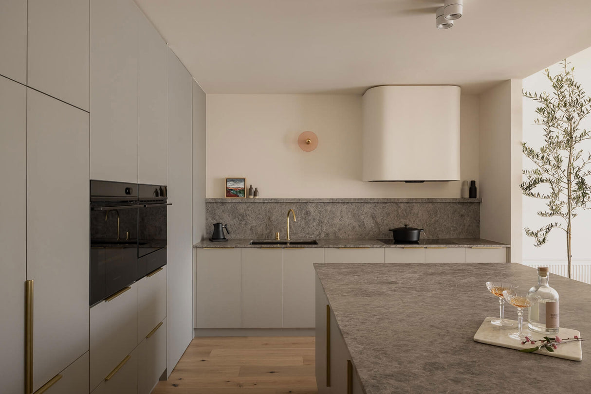 Schweigen 90cm Silent 900m3/hr Black Undermount Rangehood UM1170-9BST