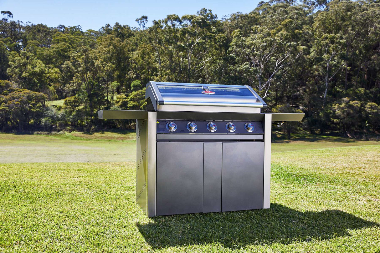 Beefeater 1600 Series 5 Burner LPG BBQ & Trolley BMG1651DA