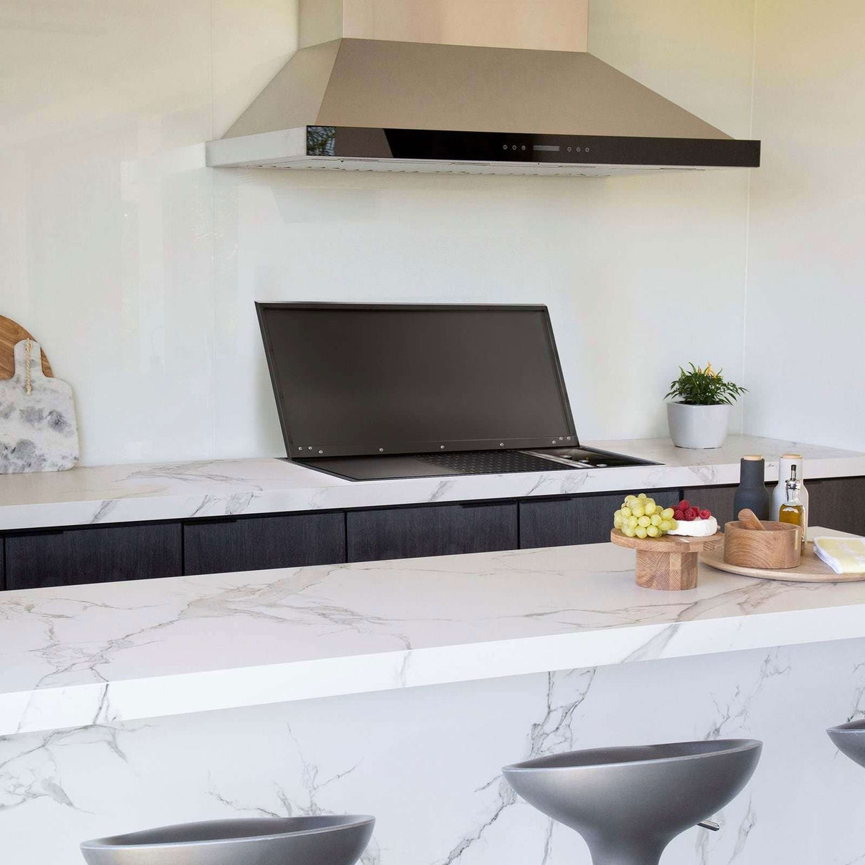 Gasmate Phoenix BQ2047B 4 Burner Natural Gas BBQ BQ2047BLNG