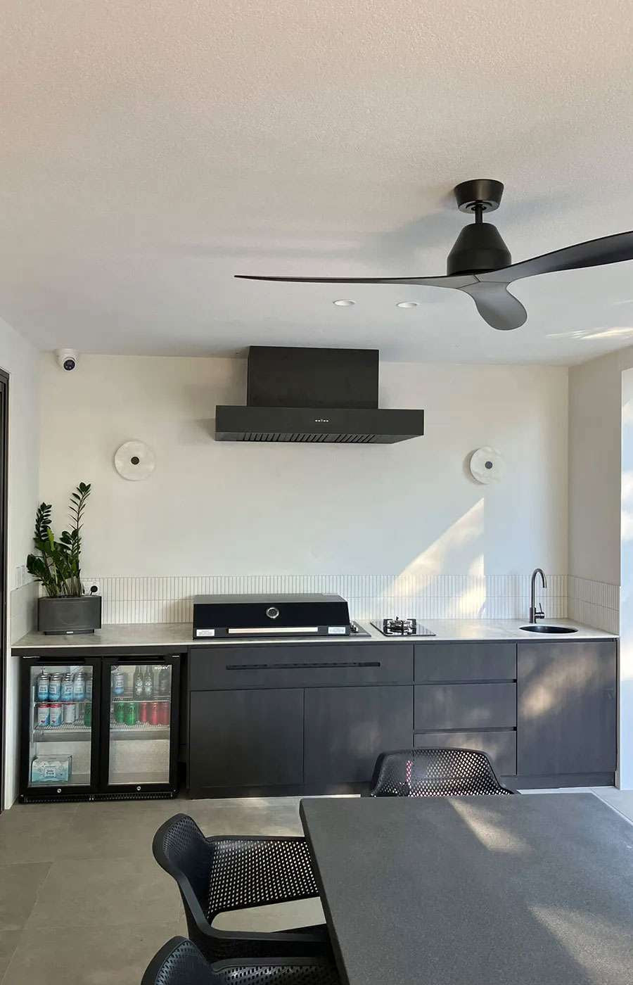 Schweigen 120cm Non-Silent 2500m3/hr Black BBQ Canopy Rangehood CL7372B