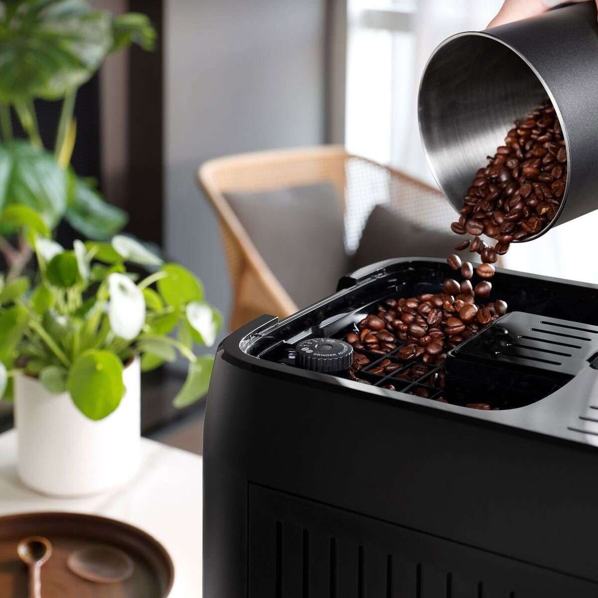 DeLonghi Magnifica Plus Fully Automatic Coffee Machine ECAM32070SB