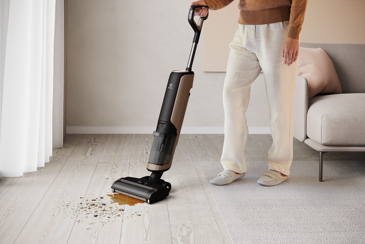 Electrolux UltimateHome 700 Wet & Dry Cordless Vacuum Cleaner EFW71711