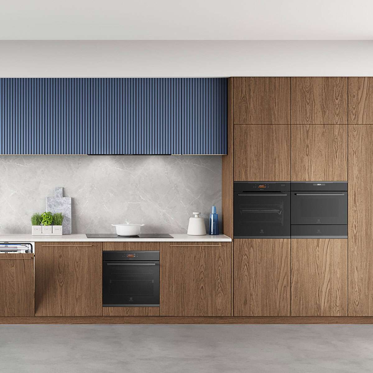 Electrolux 60cm Multifunction Electric Pyrolytic Wall Oven EVEP615DSE