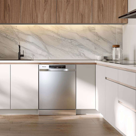 Hisense 60cm 15 Place Setting Freestanding Dishwasher Silver HSBE15FS