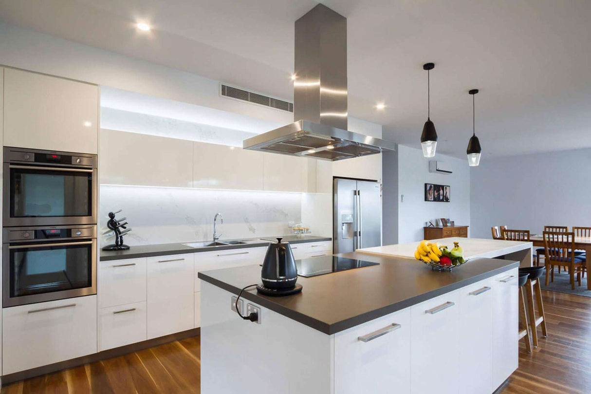 Schweigen 90cm Silent 3200m3/hr Stainless Steel Light Island Rangehood IS4110SE