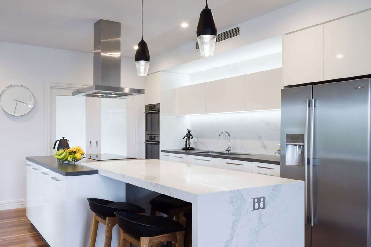 Schweigen 90cm Silent 3200m3/hr Stainless Steel Light Island Rangehood IS4110SE