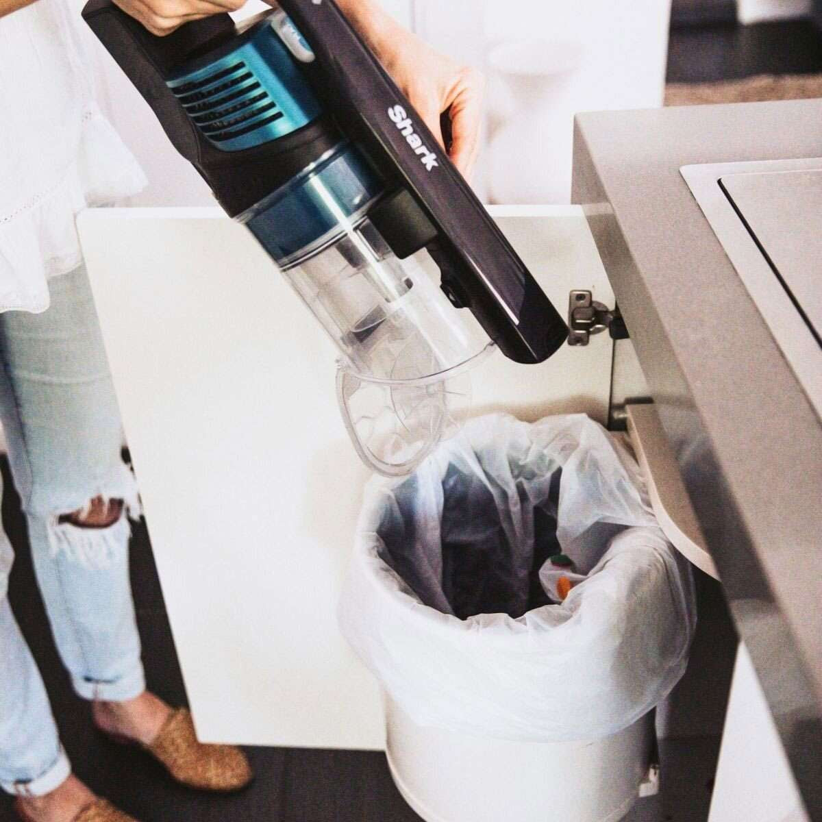 Shark Self Cleaning Brushroll Cordless Vacuum Cleaner IZ102ANZ