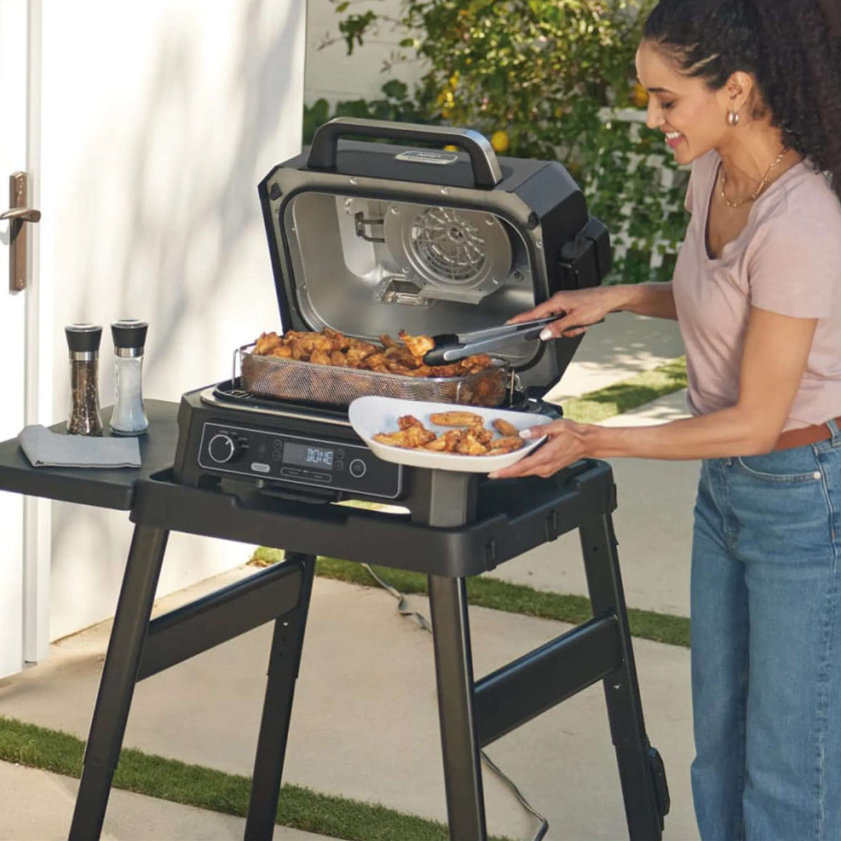 Ninja Woodfire Pro XL Outdoor Electric BBQ Grill and Smoker OG850