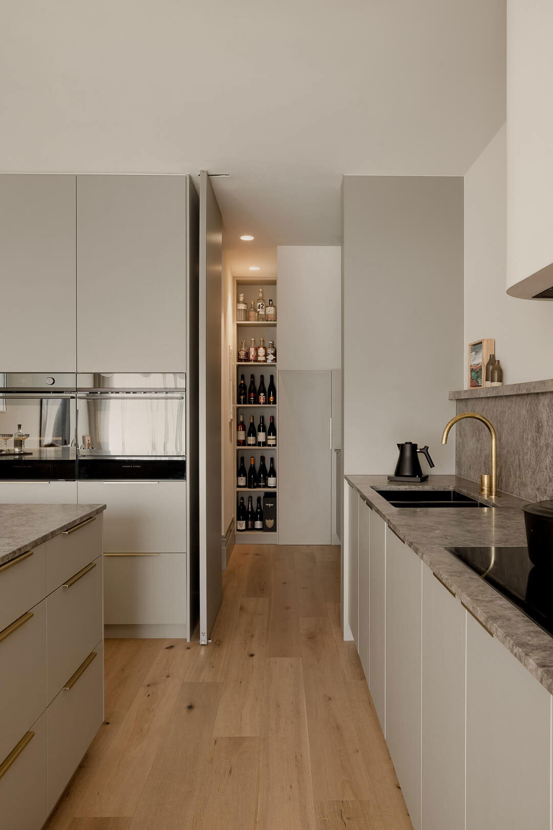 Schweigen 90cm Silent 900m3/hr Black Undermount Rangehood UM1170-9BST