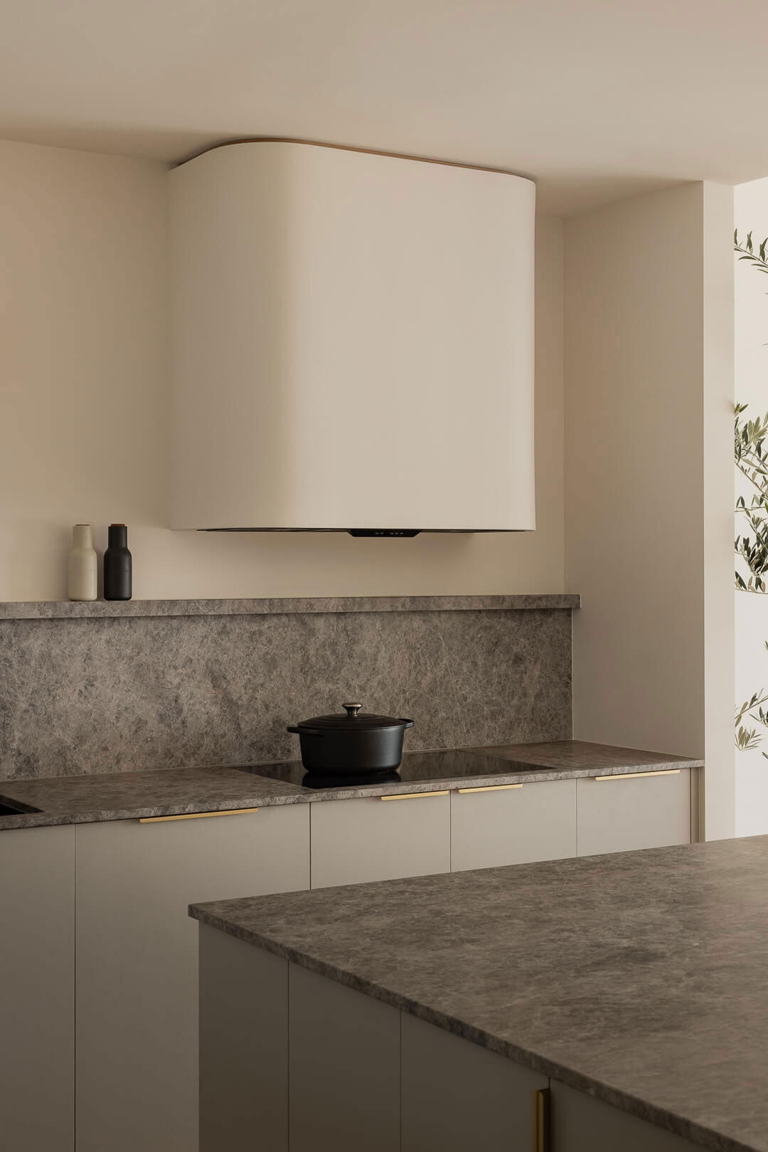 Schweigen 90cm Silent 1600m3/hr Black Undermount Rangehood UM1170-9BSP